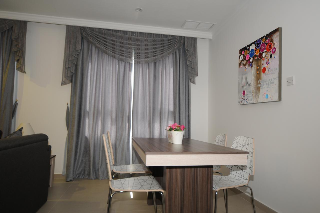 Al Muhanna Plaza Luxury Apartments Kuwait City Exterior foto