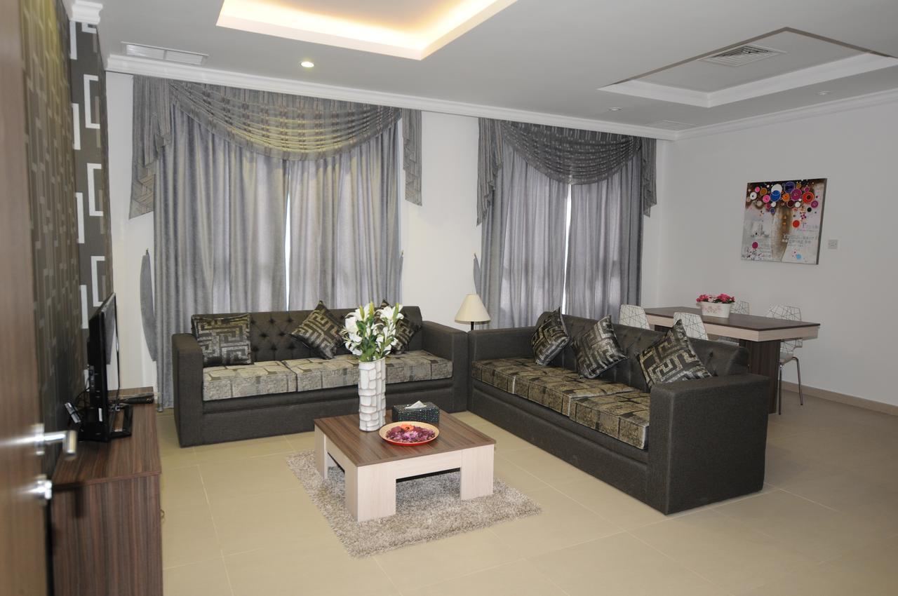 Al Muhanna Plaza Luxury Apartments Kuwait City Exterior foto