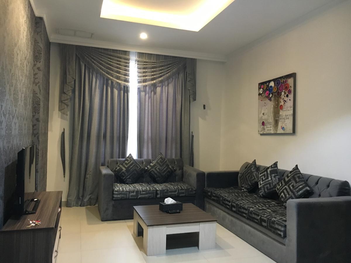 Al Muhanna Plaza Luxury Apartments Kuwait City Exterior foto