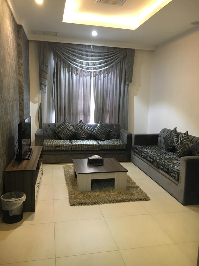 Al Muhanna Plaza Luxury Apartments Kuwait City Exterior foto